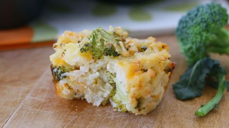 Broccoli Muffins with Brown Rice, Gluten Free recipe +9M. Cheesy, creamy and loaded with vegetables: these savory muffins are great for breakfast, school lunch or…a party!! Gluten Free Savoury Muffins, Rice Muffins, Broccoli Muffins, Vegetable Muffins, Baby Recipes, Brown Rice Recipes, Savory Muffins, Gluten Free Recipe, Brown Rice Flour