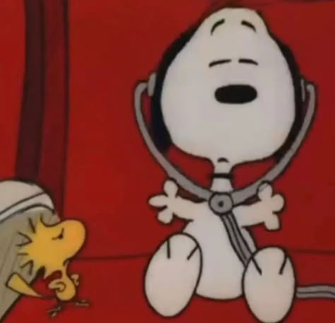 Me Listening To Music, Baby Snoopy, Snoopy Images, Snoopy Wallpaper, Snoopy Pictures, Snoop Dog, Joe Cool, Snoopy Love, Snoopy Woodstock