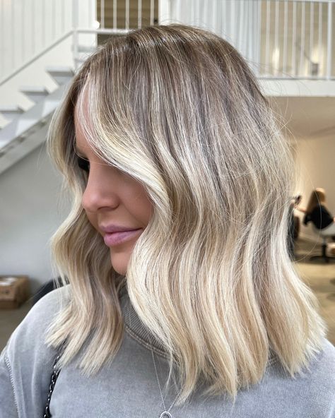 Low Maintenance Creamy Blonde, Bright Low Maintenance Blonde, Low Maintenance Bright Blonde Hair, Creamy Lived In Blonde, Low Maintenance Bright Blonde, Bright Lived In Blonde, Lived In Bright Blonde, Low Maintenance Blonde Hair, Low Maintenance Blonde