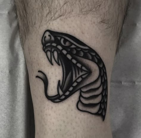 Snakehead Tattoo, Snake Head Tattoo, Arte Madi, Head Tattoo, Snake Head, Tatuaje A Color, Head Tattoos, Tattoo Design Drawings, Old School Tattoo