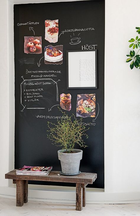 Linnestaden Flat-18-1 Kindesign Blackboard Wall, Minimalist Kitchen Design, Chalkboard Wall, Chalkboard Art, Minimalist Kitchen, 인테리어 디자인, Scandinavia, Kitchen Inspirations, Ideal Home