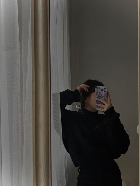 Mirror Selfie Photos, Selfie Poses No Face, Mirror Selfie Poses No Face, Mirror Selfie Couple, Poses No Face, Men Mirror Selfie, No Face Mirror Selfie, Mirror Selfie Aesthetic No Face, Mirror Selfie Men