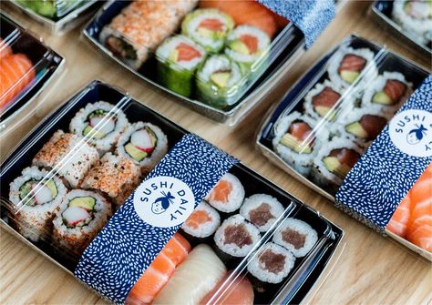 Sushi Packaging, Homemade Sushi Rolls, Sushi Ideas, Enterprise Ideas, Food Delivery Packaging, Japanese Food Packaging, Desain Merek, Sushi Logo, Sushi Master