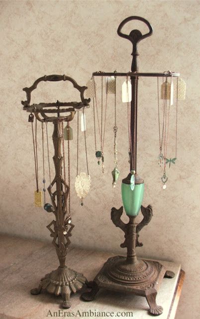 Green Chandelier, Necklace Displays, Diy Jewelry Display, Craft Display, Tea Green, Old Lamps, Craft Show Displays, Craft Booth, Booth Display