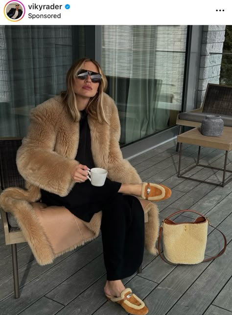 Shearling Coat Outfit, Town Outfits, Kendall Style, Zara Coat, Coat Outfit, Shoes Outfit, January 25, Street Style Trends, Teddy Jacket