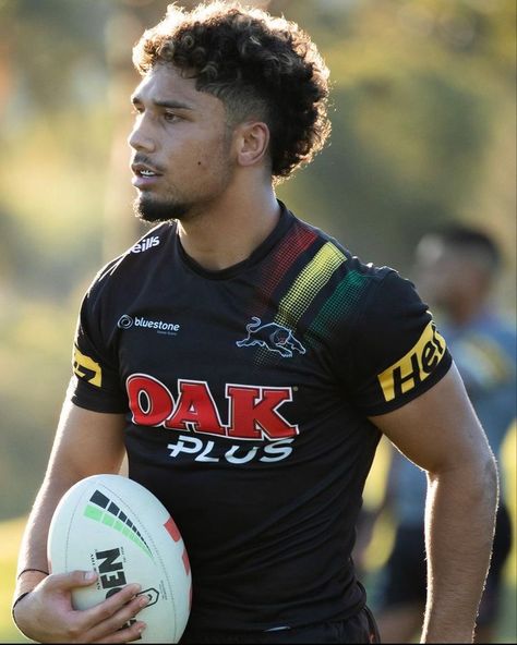 Izack Tago, Panthers Nrl, Nrl Players, Celebrity Wall, Hot Rugby Players, Rugby Boys, Penrith Panthers, Rugby Men, Rugby Players