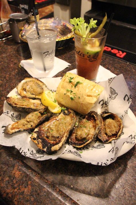 Baked Oysters, New Orleans Food, New Orleans Christmas, Weekend In New Orleans, New Orleans Travel Guide, Nouvelle Orleans, Photography Hobby, Louisiana Seafood, New Orleans Vacation