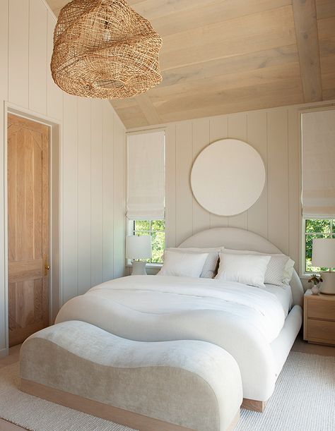 House & Home - See An LA Home Designed By Muskoka Living's Cory DeFrancisco Cool Home Interiors, California Bedroom Aesthetic, Modern Organic Bedroom Interior Design, Bedroom Nyc, Bedroom Rattan, California Bedroom, Modern Organic Bedroom, Accent Ceiling, Beach House Bedroom