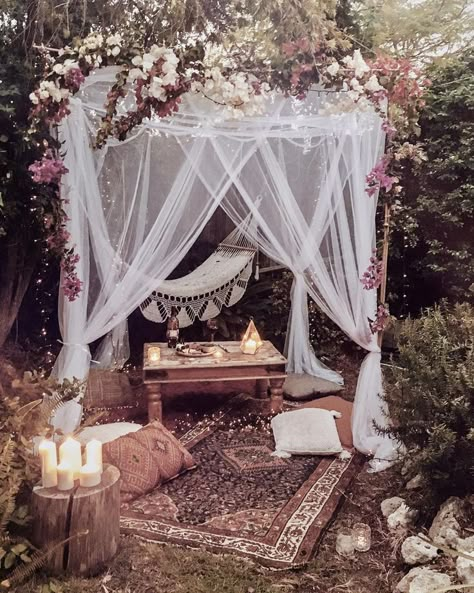 Canopy Bed, Ladies Night, Backyard Decor, Backyard Wedding, Boho Chic Fashion, 인테리어 디자인, Outdoor Bed, Glamping, In The Middle