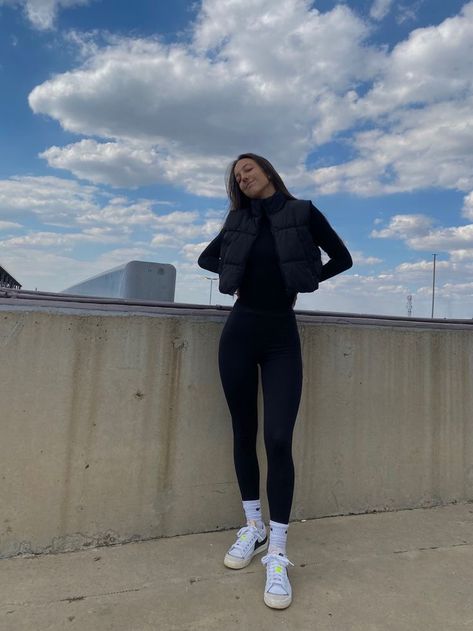 Winter Nike Outfit, Turtle Neck And Leggings Outfit, Cute Black Leggings Outfit Winter, Nike Employee Outfit, Nike Blazer Outfit Fall, Athletic Outfits Winter Sporty Chic, Black Legging Outfits Winter, Outfit With Leggings Winter, Fits With Black Leggings