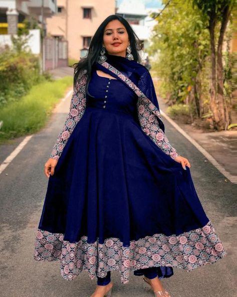 Fancy Dupatta, Diy Maxi Dress, Mirror Work Blouse Design, Long Frock Designs, Simple Frocks, Churidar Designs, Anarkali Dress Pattern, Party Wear Gown, Stylish Short Dresses