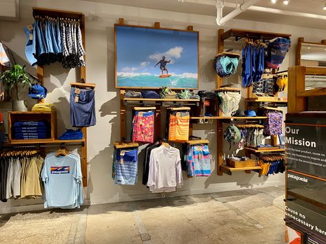 Surf Shop Interior, Surf Shop Aesthetic, Beach Hostel, Hd Aesthetic, Surf Store, Pos Design, Retail Counter, Retail Store Interior Design, Clothing Store Interior