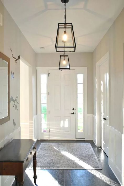 Ceiling Lights Uk, Hallway Pendant Lighting, Entryway Lamps, Diy Foyer, Hallway Design Ideas, Farmhouse Foyer, Farmhouse Hallway, Entryway Light Fixtures, Brown W Highlights