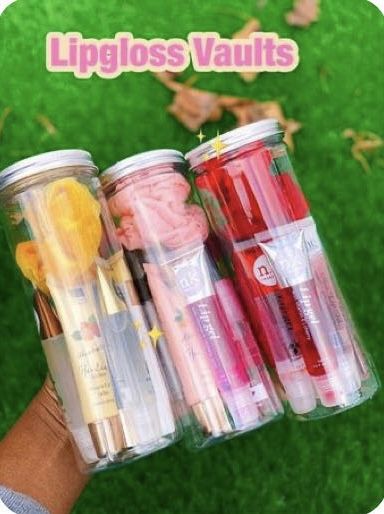 Diy Gifts To Sell, Lip Gloss Homemade, Lip Gloss Cosmetics, Lip Balm Collection, Lipgloss Lips, Packaging Ideas Business, Small Business Packaging Ideas, Business Baby, Small Business Inspiration