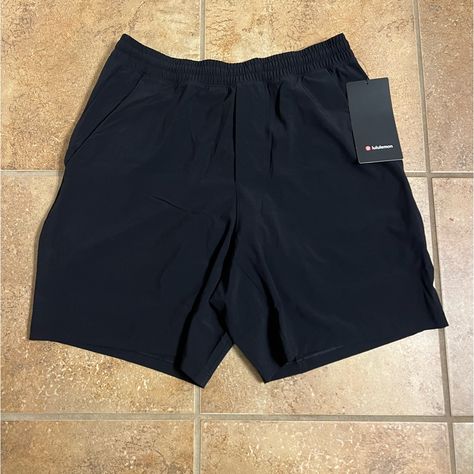 Lululemon Men’s Pace Breaker Short 7” Lined Size Medium Black Nwt Lululemon Yoga Shorts, Lululemon Running Shorts, Lululemon Running, Lululemon Yoga, Black Shorts Men, Short Men, Running Shorts Men, Shorts Lululemon, Boston Marathon