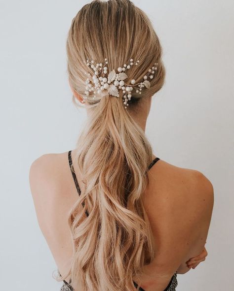 Wedding Ponytail Hairstyles, Bridal Ponytail, Wedding Ponytail, Tail Hairstyle, Black Wedding Hairstyles, Romantic Wedding Hair, Bridal Hair Buns, Hair Photography, Wedding Guest Hairstyles