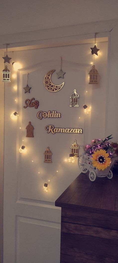 Ramadan Kitchen Decor, Ramadan Lights Decoration, Ramzan Decoration, Paper Lantern Garland, Eid Ul Fitr Decorations, Decoraciones Ramadan, Flowers Paper Craft, Origami Paper Flowers, Wool Crafts Diy