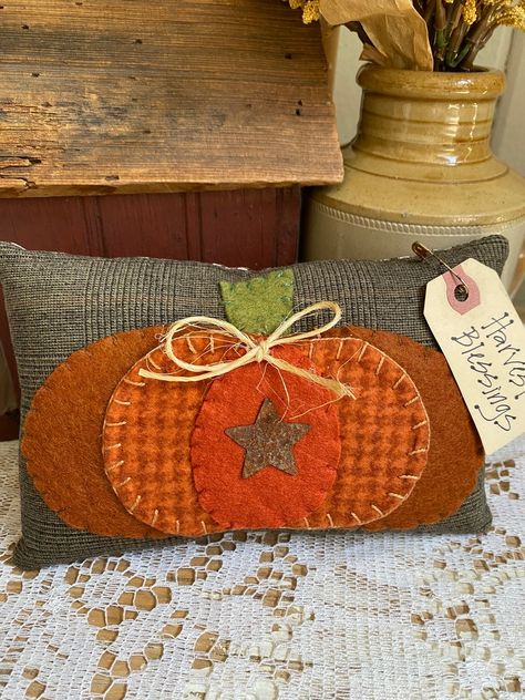 PDF HARVEST BLESSINGS Pillow Pattern Cyndy Fahey Designs Fall Pumpkin Small Pillow Country Rustic Thanksgiving - Etsy Fall Felt Crafts, Wool Ideas, Primitive Stitchery, Rustic Thanksgiving, Fall Pumpkin Crafts, 2024 Inspiration, Harvest Blessings, Sew Projects, Sewing Machine Projects