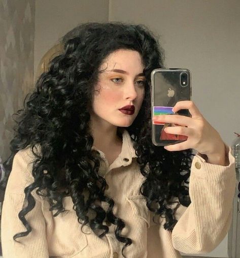 Goth Hair, Hair Reference, Dream Hair, Long Curly, Aesthetic Hair, Dark Hair, Hair Goals, Pretty Woman, Dyed Hair