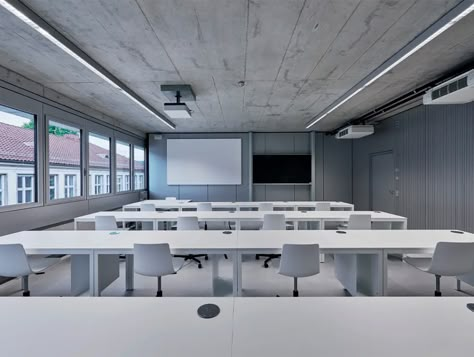 Classroom Interior Design, Classroom Architecture, University Interior Design, University Rooms, Faculty Of Architecture, Classroom Interior, School Building Design, Classroom Planning, Industrial Office Design