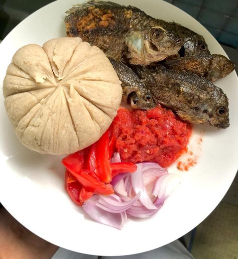 Simple oatmeal swallow/ banku type popular in Africa, and Ghana. Very filling, healthy and tasty. Satisfying your food curiosity. Try this out with just hot water and salt Local Foods In Ghana, Simple Oatmeal, Ghana Food, Ghanaian Food, Amazing Food Platters, Food Reference, African Dishes, West African Food, Africa Food