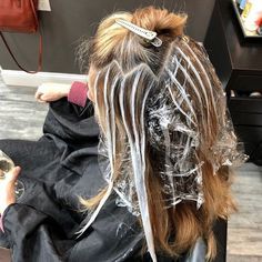 Use these quick balayage tips for a faster color application at the salon. Sectioning Hair For Balayage, Slice Foil Placement, Section Hair For Color, Balayage Hair Sectioning, Sectioning For Balayage, Balayage Hair Placement, Balayage Placement Techniques, Balayage Sectioning, Balayage Process