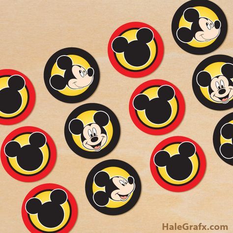 Free printable Mickey Mouse cupcake toppers Mickey Mouse Toppers Free Printable, Free Mickey Mouse Printables, Mickey Mouse Cupcake Toppers, Mouse Themed Party, Printable Mickey Mouse, Mickey Mouse Cupcake, Mickey Mouse Cake Topper, Mickey Cupcakes, Minnie Mouse Cupcake Toppers