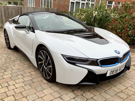 BMW i8 roadster! These are the classic colours, which do look nice, but i think i’d have it as a pale blue, or deep blue and white Bmw I8 White And Blue, Bmw Cars White, Bmw I8 White, London Stories, I8 Bmw, Bmw I8 Roadster, I8 Roadster, Bmw White, Bmw Car Models