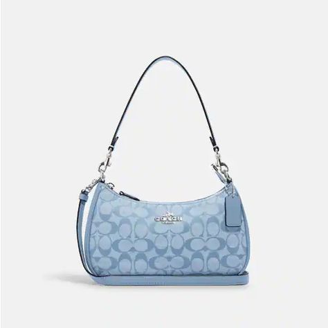 Discover great products at the best prices at Dealmoon. Teri Shoulder Bag In Signature Chambray. Price:$189.00 Uni Student, Coach Outlet, Xmas Presents, Instagram Theme, Bags Designer Fashion, Christmas List, Chambray, Designer Fashion, Black Friday