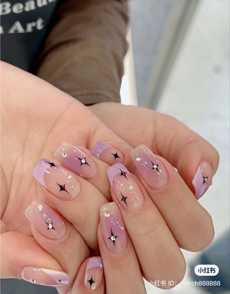 Cute February Nails Acrylic, Kpop Nails Designs Enhypen, Seventeen Inspired Nails, Cute Nail Acrylic, Twice Nails, Nail Short Acrylic, Nail Short Almond, Nail Design Black, Nail Design Gold