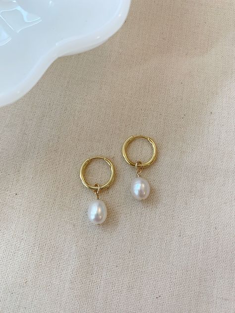 Bridal Pearl Earrings, Huggie Earrings Gold, Classy Earrings, Earrings Minimal, Branding Inspo, Bridal Earrings Pearl, Freshwater Pearls Earrings, Pearl Hoop Earrings, Vermeil Jewelry