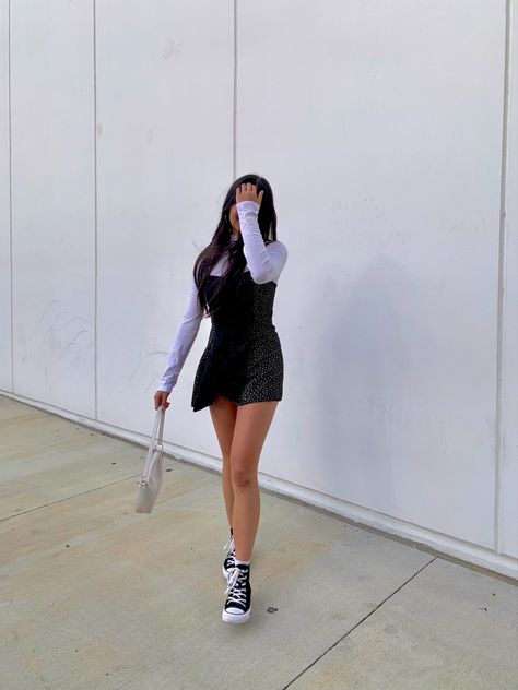 Black Dress And Converse Outfit, Converse Black Outfit, Converse And Dress Outfit, Black Shorts Outfit, Dress With Converse, Black Converse, White Turtleneck, Black Short Dress, Outfits With Converse