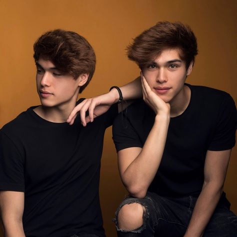 Stokes Twins, Twins Instagram, Famous Twins, Liza Koshy, Brent Rivera, Celebrity Facts, Cute Twins, Super Secret, Twin Brothers