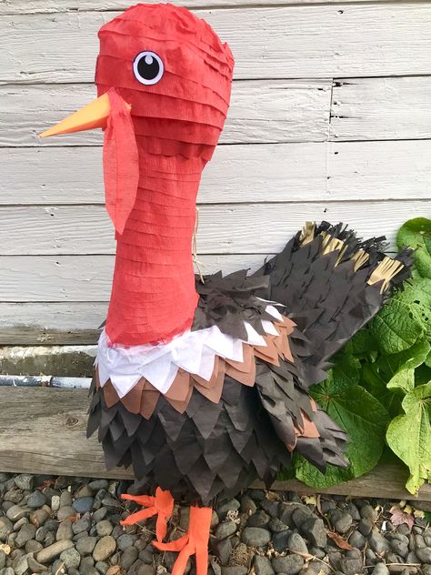 Turkey pinata Cardboard Turkey, Turkey Pinata, Pink Party Theme, Birthday Pinata, How To Make Turkey, Disney Jr, Piñata Ideas, Diy Pinata, Cardboard Toys