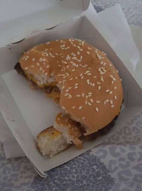 This is the McDonald's Quarter Pounder burger which was delivered to Jessica Gray from a Scottish branch Mcdonald’s Quarter Pounder, Cheeseburger Mcdonalds, Maple Mustard Apple Chicken Burgers, Mcdonald’s Mcmuffin, Mcdonald’s Cheeseburger, Liking Someone, Morning Routine, Take That