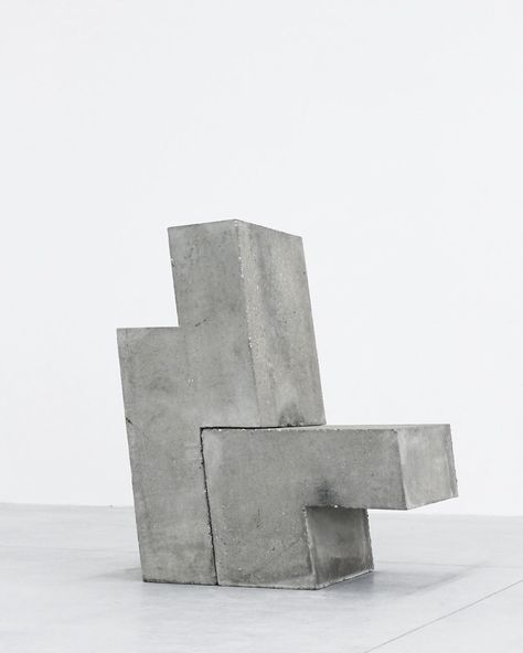 Oscar Tuazon, Concrete Chair, Totem Design, Photography Backdrops Diy, Brochure Design Layout, Prototype Design, Concrete Sculpture, Geometric Sculpture, Concrete Furniture