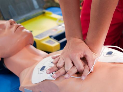 Learn Cpr, Cpr Certification, First Aid Cpr, Cardiopulmonary Resuscitation, Basic Life Support, First Aid Course, Cpr Training, Sports Therapy, Medical Training