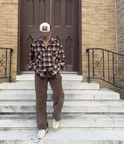 Flanel Outfit Mens, Guy Outfits Flannel, Flanel Outfit Aesthetic, Brown Flannel Outfit Men, Guy Flannel Outfits, Flanel Outfit Aesthetic Man, Men’s Outfit Flannel, Flannels Aestethic Men, Flanel Outfit