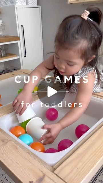 Wendy | Pediatrician on Instagram: "🌟 1 MINUTE of simple cup games to boost your toddler’s development! 🌟 Follow @ohhappyplayday for more play-based learning . . . . . #playbasedlearning #playandlearn #preschool #prekteacher #toddleractivities #childdevelopment #simpleplayideas" Fun Fine Motor Activities, Creative Activities For Toddlers, Indoor Games For Toddlers, Math Activities For Toddlers, Playgroup Activities, Easy Games For Kids, Play Therapy Activities, Summer Preschool Activities, Babysitting Crafts