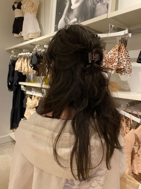 a. b. Cute Black Hair Hairstyles, Hair Styles Clips, Neat Hairstyles For Work, Rich Hairstyles, Dark Hairstyles, Cabello Aesthetic, Hairstyles For Brunettes, Hairstyles Black Hair, Natural Hair Removal