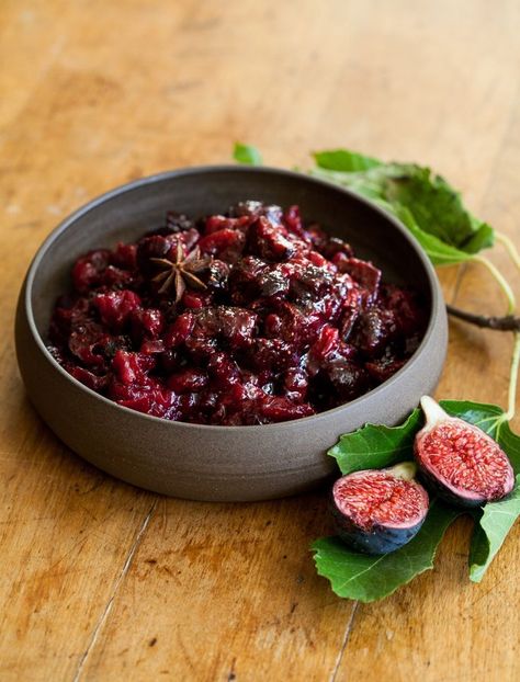 Cranberry Recipe, Fig Sauce, Cranberry Sauce Thanksgiving, Cranberry Sauce Recipe, Vegetarian Sides, Fig Recipes, Vegetarian Side Dishes, Delicious Thanksgiving, Dried Figs