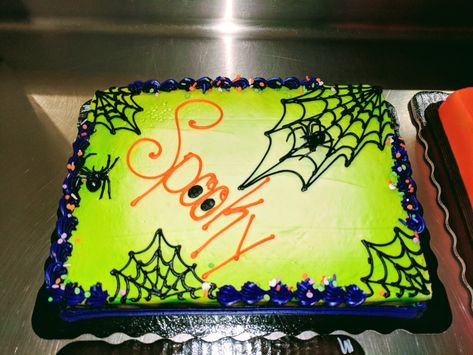 Halloween Sheet Cakes, Halloween Sheet Cake, Spooky Sweets, Halloween Birthday Cakes, Halloween Cake Decorating, Green Sheets, Halloween Sweets, Sheet Cakes, Birthday Week