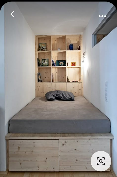 Small Space Storage Bedroom, Bedroom Storage For Small Rooms, Reka Bentuk Bilik Tidur, Storage Hacks Bedroom, Diy Bedroom Storage, Storage Bench Bedroom, Hiasan Bilik Tidur, Small Room Design, Furnished Apartment