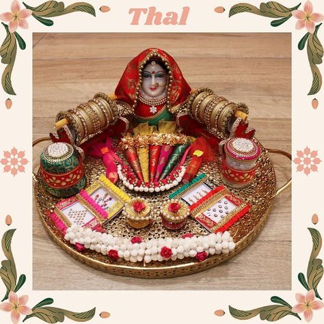 Teej Thali Decoration, Tilak Decoration Ideas, Mehendi Moli Packing Idea, Teej Packing Ideas, Karwachauth Gift Hampers, Karwachauth Thali Decoration Ideas, Haldi Dish Decoration Ideas, Karva Chauth Thali Decoration, Chhab Decoration