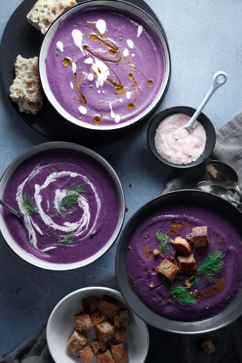 Potato Cauliflower Soup, Cauliflowers, Purple Potatoes, Purple Food, Soup Vegan, Croutons Homemade, Purple Sweet Potatoes, Purple Party, Vegan Soups