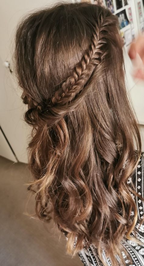 Fish Tail Hairstyles, Fish Braid Hairstyles, Fish Plait, Braid Hair Style, Fish Braid, Braid Hairstyle Ideas, Fishtail Updo, Fish Tail Side Braid, Fishbone Braid