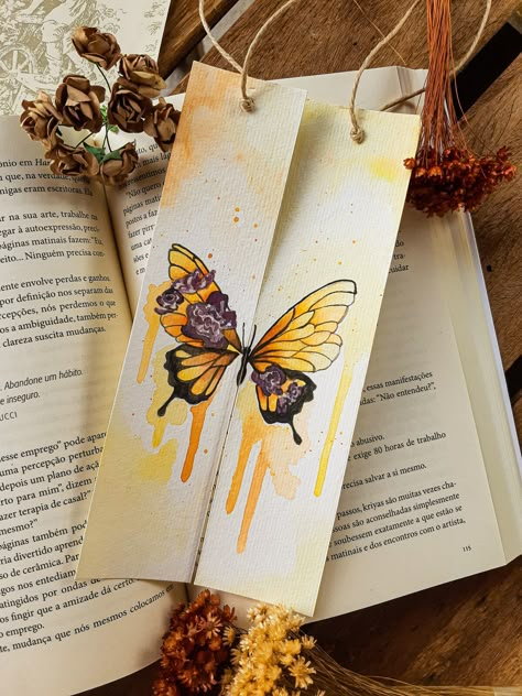 Aesthetic Bookmarks Design, Butterfly Drawing Bookmark, Handmade Bookmarks Diy Butterfly, Cute Bookmarks Diy Butterfly, Bookmark Ideas Aesthetic, Bookmark Design Ideas, Butterfly Journaling, Book Mark Butterfly, Aesthetic Bookmarks Butterfly