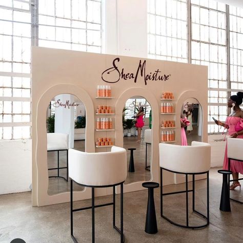 Some captured shots of last weekends Brand Activation ✨️ So many fabulous black owned brands were featured with some top beauty trends on display 😍 We built this luxury aesthetic moment for @sheamoisture We built some unique pedestal designs for @sable.labs And we built some mannequin risers for @woodsbyjordyn The event was hosted by @everystylishgirl And produced by @erica.adams.design Venue was @industrycity #BrandActivation #tradeshowdesign #customwoodwork #luxuryaestheti... Hair Expo Booth Ideas, Wellness Booth Ideas, Brand Event Aesthetic, Beauty Brand Activation, Makeup Pop Up Shop, Brand Events Aesthetic, Perfume Launch Event, Expo Booth Design, Events Booth