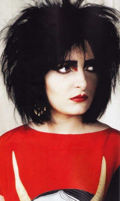 Siouxsie Sioux, 1983. Siouxsie Sioux 80s, Famous Photographs, 80s Goth, Siouxsie Sioux, Goth Subculture, Women Of Rock, Cinema Photography, Punk Rocker, Gothic Rock