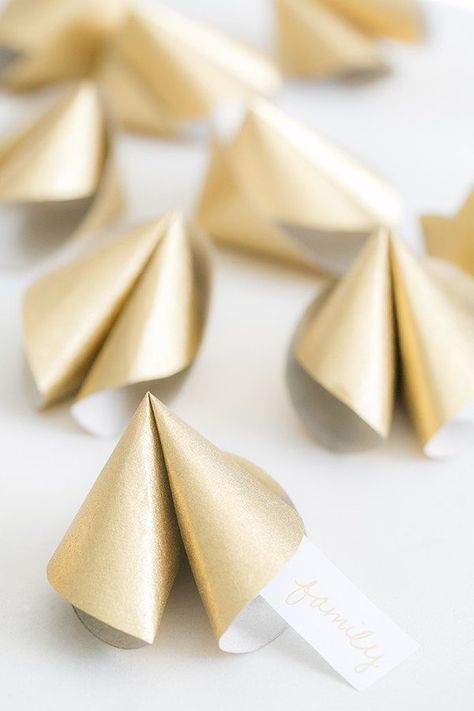 52 New Year's Eve DIY party decorations - Mollie Makes Diy Nye Party, Diy New Years Eve Decorations, Paper Fortune Cookies, Chinese New Year Party, Indoor Crafts, Engagement Party Favors, Diy Party Favors, Fortune Cookies, Nye Party